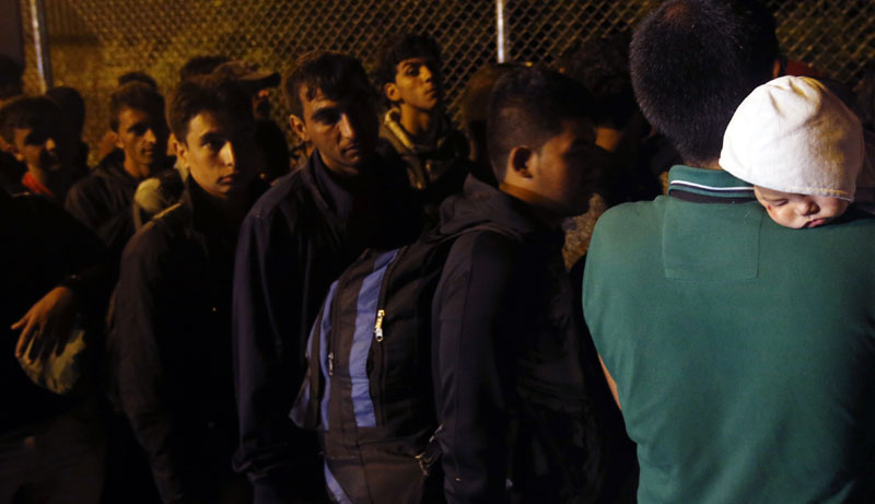 ХАОС У МАЂАРСКОЈ: У Шиду спремни за прихват избеглица из Прешева; На Хоргошу избеглице скандирају Хвала ти Србијо и Отворите капију